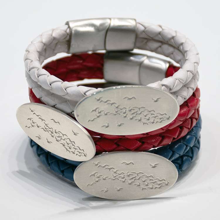 Armband_moevensee_blau_rot_weiss